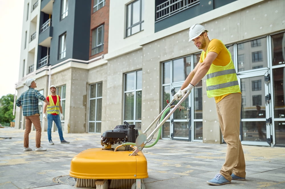 Nettoyage après travaux complet : comment réussir la remise en état d’un chantier ?